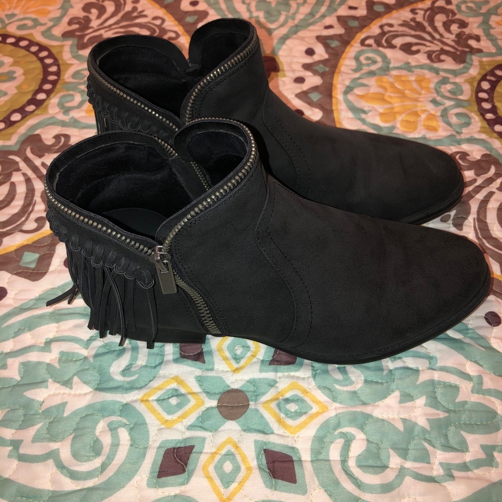 Black fringe booties